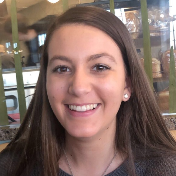 Meet your Posher, Gina - Picture 1 of 1